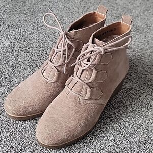 NWOB! Women's Suede Wedge Booties (Jaemma) Sz 7M
